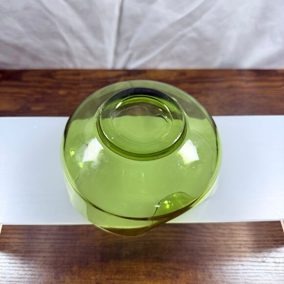 Vintage Mid-Century Modern Green Glass Bowl – Ruffled Edge, Retro Art Glass - Picture 5 of 6